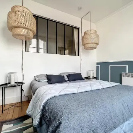 With Sea View And Balcony In Appartamento