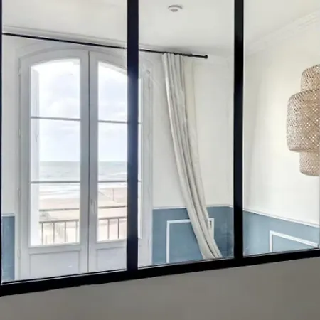 With Sea View And Balcony In Appartamento Houlgate